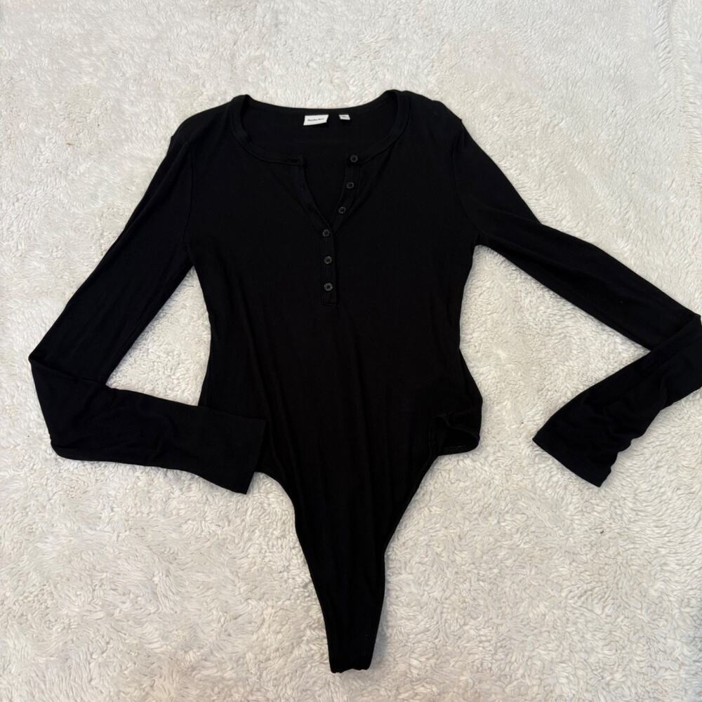 Aritzia Womens Sunday Best M Long Sleeve Black Preppy College Minimalist Soft